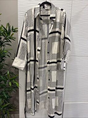 H&M Black and White Striped Button-Front Shirt